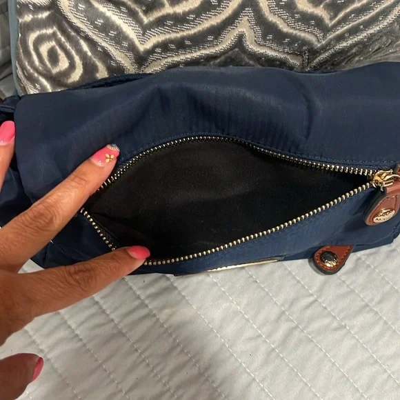 Marc Jacob’s Crossbody Bag Purse - Picture 7 of 12